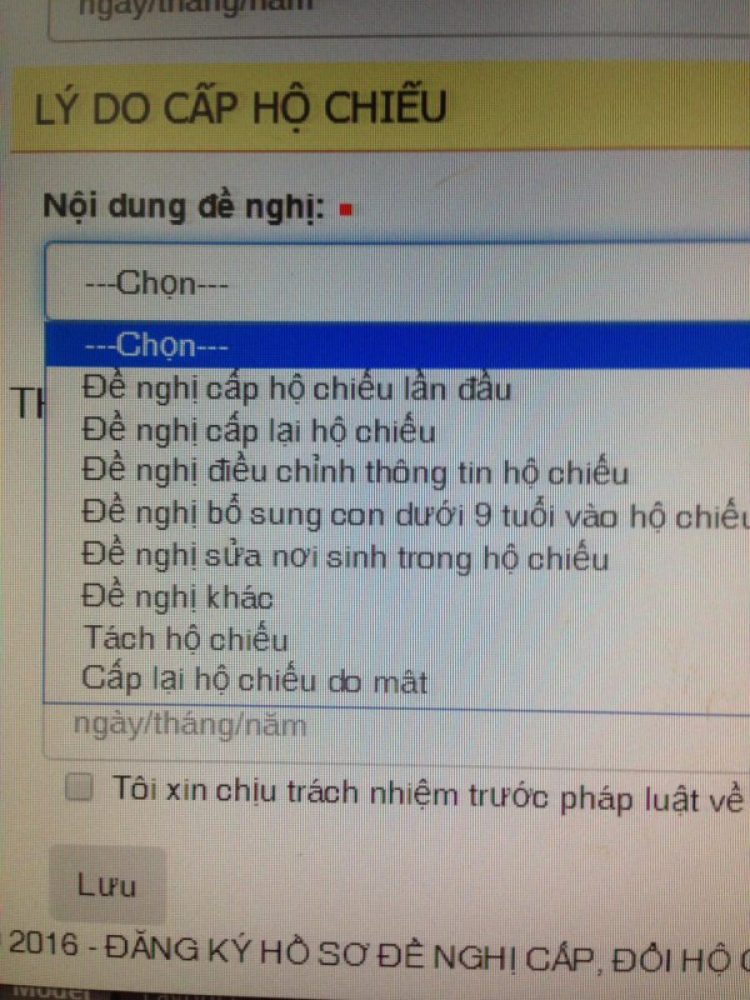 Hộ chiếu gia hạn vẫn bị bấm lỗ