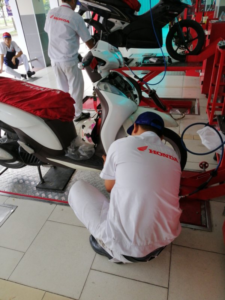 Hỏi Chỗ sơn và dọn xe máy SH mode Hỏi Chỗ sơn và dọn xe máy SH mode