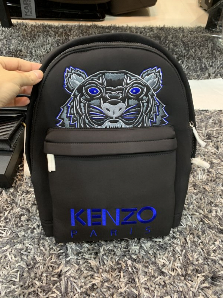 Thái Dương Authentic-Chuyên Bán Đồ Hiệu Gucci Fendi Dolce Hermes Givenchy LV Balenciaga,Saint,Ds v.v Thái Dương Authentic-Chuyên Bán Đồ Hiệu Gucci Fendi Dolce Hermes Givenchy LV Balenciaga,Saint,Ds v.v