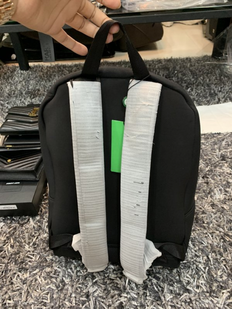 Thái Dương Authentic-Chuyên Bán Đồ Hiệu Gucci Fendi Dolce Hermes Givenchy LV Balenciaga,Saint,Ds v.v Thái Dương Authentic-Chuyên Bán Đồ Hiệu Gucci Fendi Dolce Hermes Givenchy LV Balenciaga,Saint,Ds v.v