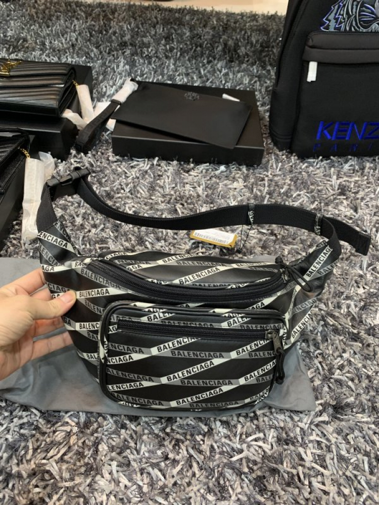 Thái Dương Authentic-Chuyên Bán Đồ Hiệu Gucci Fendi Dolce Hermes Givenchy LV Balenciaga,Saint,Ds v.v Thái Dương Authentic-Chuyên Bán Đồ Hiệu Gucci Fendi Dolce Hermes Givenchy LV Balenciaga,Saint,Ds v.v