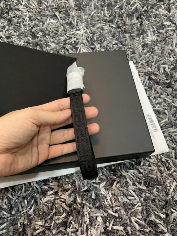 Thái Dương Authentic-Chuyên Bán Đồ Hiệu Gucci Fendi Dolce Hermes Givenchy LV Balenciaga,Saint,Ds v.v Thái Dương Authentic-Chuyên Bán Đồ Hiệu Gucci Fendi Dolce Hermes Givenchy LV Balenciaga,Saint,Ds v.v