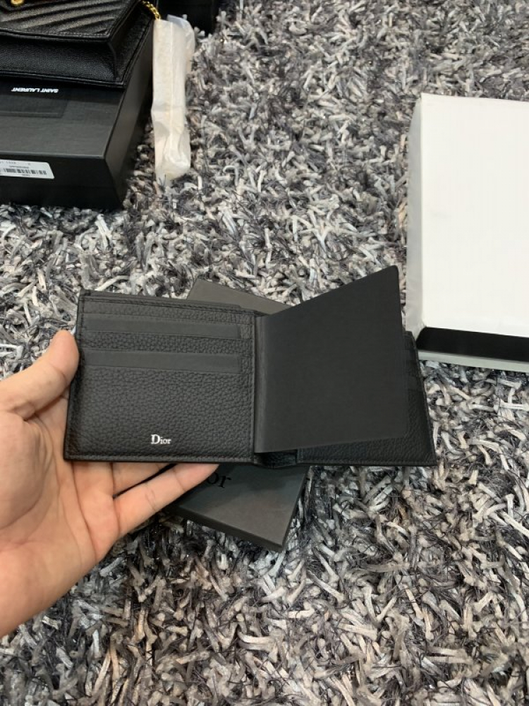Thái Dương Authentic-Chuyên Bán Đồ Hiệu Gucci Fendi Dolce Hermes Givenchy LV Balenciaga,Saint,Ds v.v Thái Dương Authentic-Chuyên Bán Đồ Hiệu Gucci Fendi Dolce Hermes Givenchy LV Balenciaga,Saint,Ds v.v
