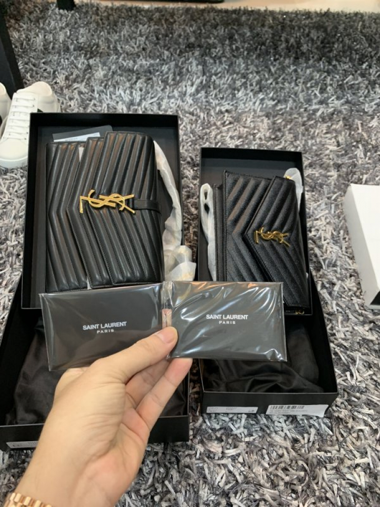 Thái Dương Authentic-Chuyên Bán Đồ Hiệu Gucci Fendi Dolce Hermes Givenchy LV Balenciaga,Saint,Ds v.v Thái Dương Authentic-Chuyên Bán Đồ Hiệu Gucci Fendi Dolce Hermes Givenchy LV Balenciaga,Saint,Ds v.v
