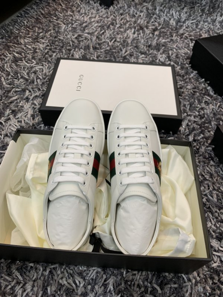 Thái Dương Authentic-Chuyên Bán Đồ Hiệu Gucci Fendi Dolce Hermes Givenchy LV Balenciaga,Saint,Ds v.v Thái Dương Authentic-Chuyên Bán Đồ Hiệu Gucci Fendi Dolce Hermes Givenchy LV Balenciaga,Saint,Ds v.v