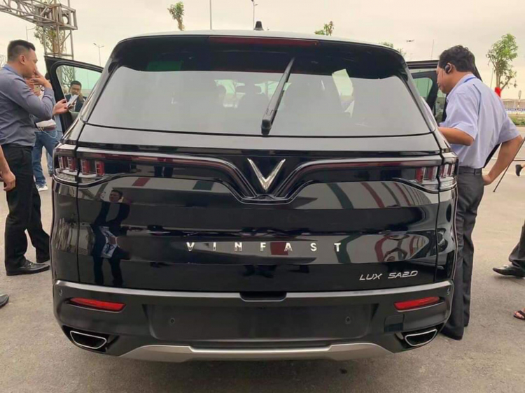 VinFast Fadil và SUV Lux SA 2.0 lộ diện ảnh chụp khoang động cơ