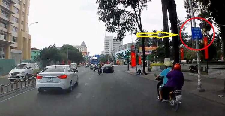 Phan Đăng Lưu rẽ phải Nơ Trang Long: được phép rẽ khi đèn đỏ Phan Đăng Lưu rẽ phải Nơ Trang Long: được phép rẽ khi đèn đỏ