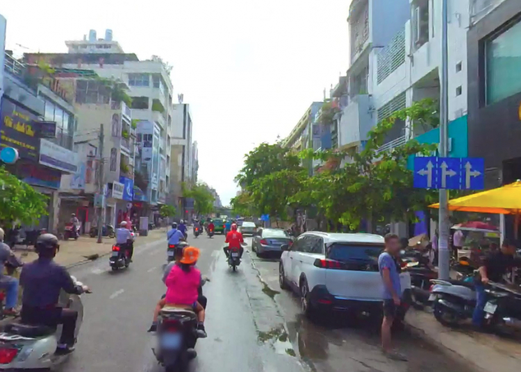 Phan Đăng Lưu rẽ phải Nơ Trang Long: được phép rẽ khi đèn đỏ Phan Đăng Lưu rẽ phải Nơ Trang Long: được phép rẽ khi đèn đỏ