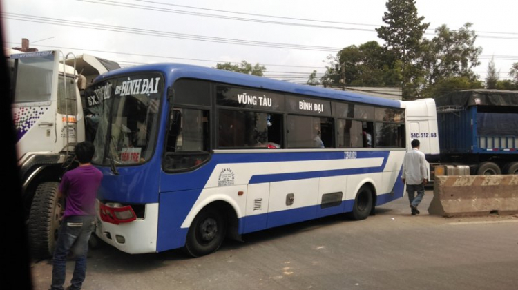 Cuối năm nên xe chạy ẩu?