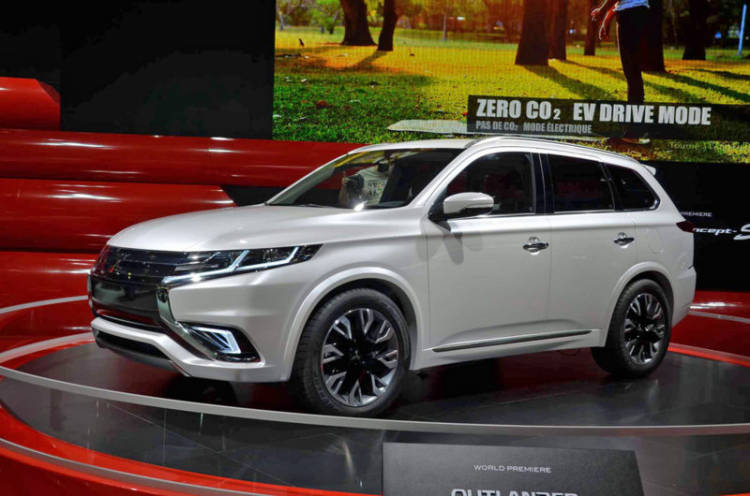 Mitsubishi Outlander có thêm tính năng phát điện