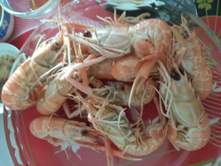Cua đá cù lao chám vỏ không, mà sao mắc thế? Cua đá cù lao chám vỏ không, mà sao mắc thế?