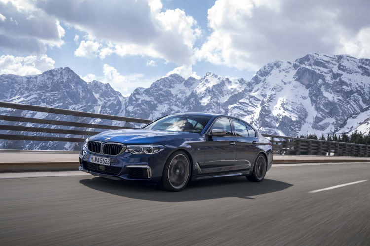 BMW giới thiệu M550i phiên bản nâng cấp mới; lắp máy V8 4.4L mạnh chỉ thua M5