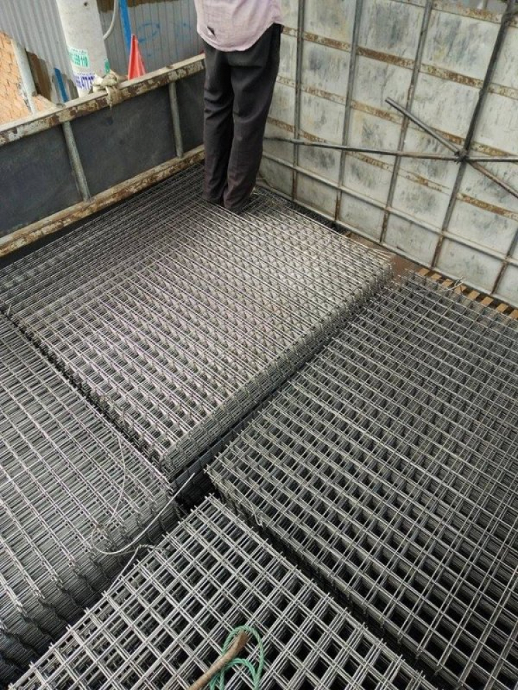 Sàn nhựa vs sàn gỗ công nghiệp Sàn nhựa vs sàn gỗ công nghiệp