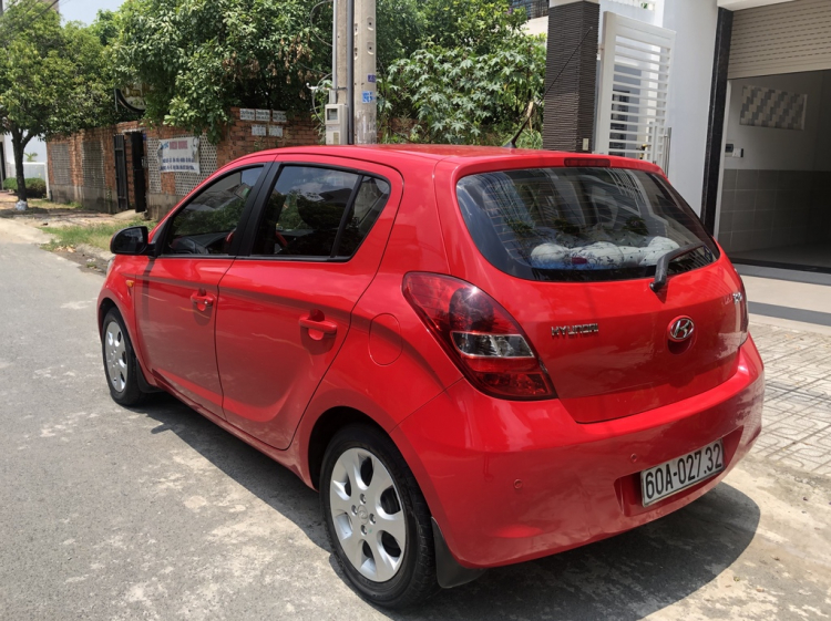 Cần bán Hyundai I20 đỏ tươi cuối 2011 xe nhà sử dụng 1 đời chủ