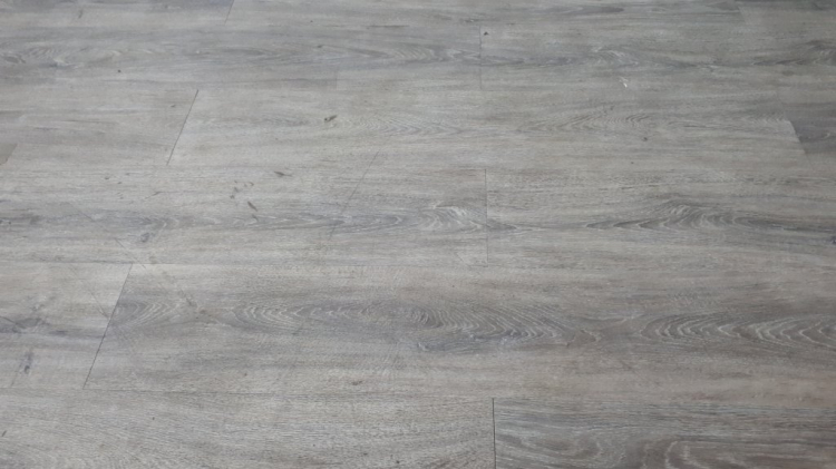 Sàn nhựa vs sàn gỗ công nghiệp Sàn nhựa vs sàn gỗ công nghiệp