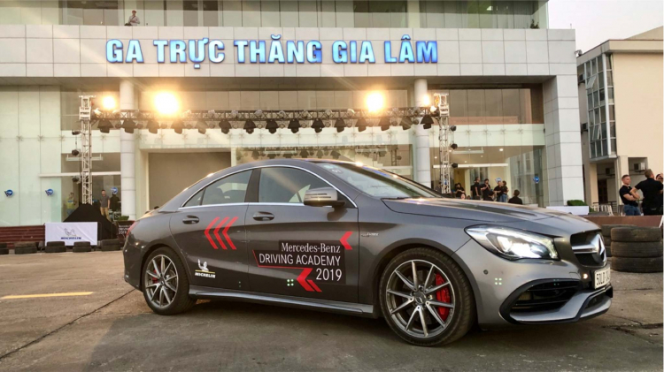 Trải nghiệm các tính năng an toàn của Mercedes Benz tại Học viện Lái xe An toàn