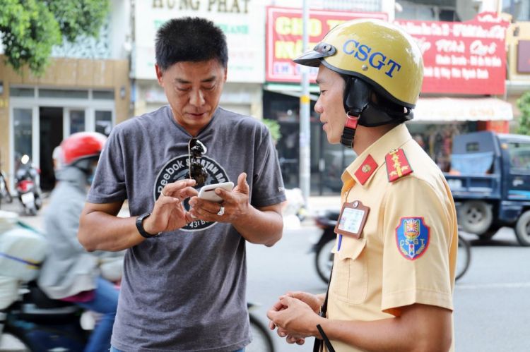 Chuyện người chiến sĩ CSGT được anh em tài xế gọi thân mật "Anh Đạt kích bình, cứ gọi là có"