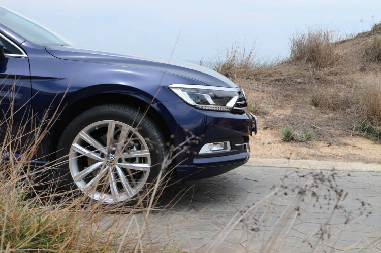 Volkswagen Passat Bluemotion: Lựa chọn xe Đức duy nhất trong phân khúc Volkswagen Passat Bluemotion: Lựa chọn xe Đức duy nhất trong phân khúc