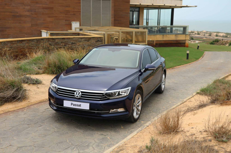 Volkswagen Passat Bluemotion: Lựa chọn xe Đức duy nhất trong phân khúc