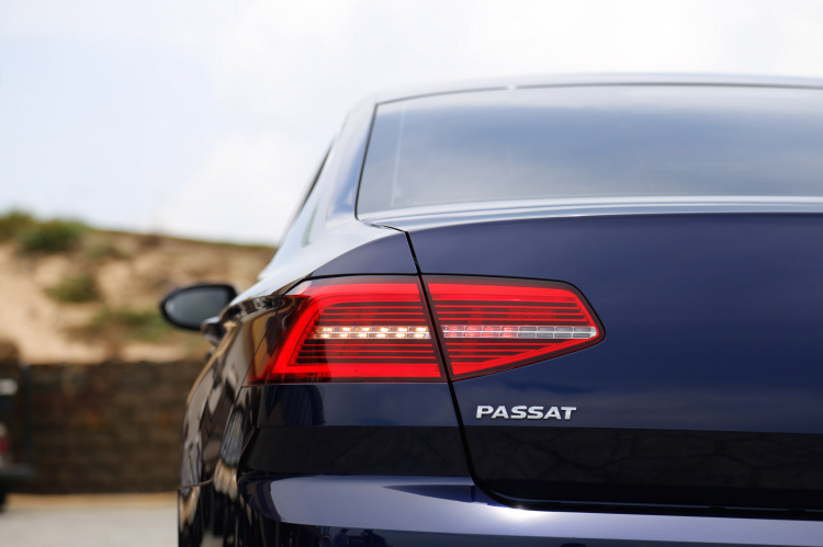 Volkswagen Passat Bluemotion: Lựa chọn xe Đức duy nhất trong phân khúc Volkswagen Passat Bluemotion: Lựa chọn xe Đức duy nhất trong phân khúc