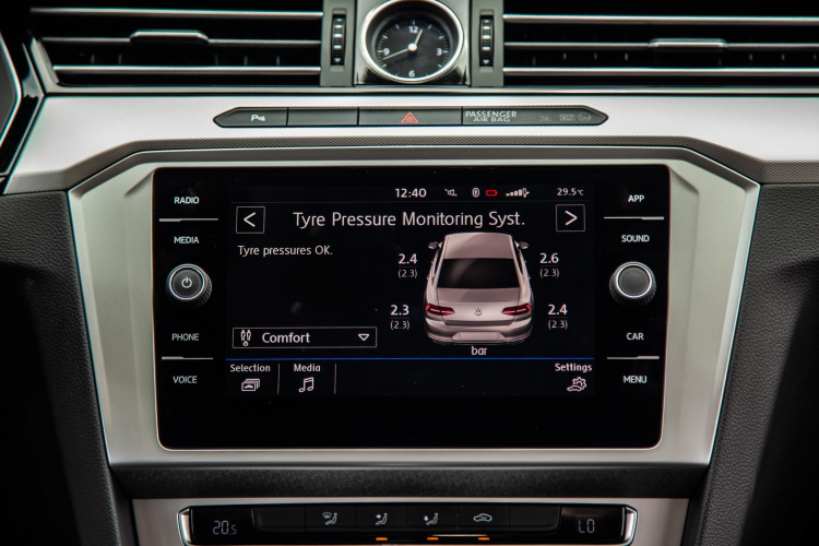 Volkswagen Passat Bluemotion: Lựa chọn xe Đức duy nhất trong phân khúc Volkswagen Passat Bluemotion: Lựa chọn xe Đức duy nhất trong phân khúc