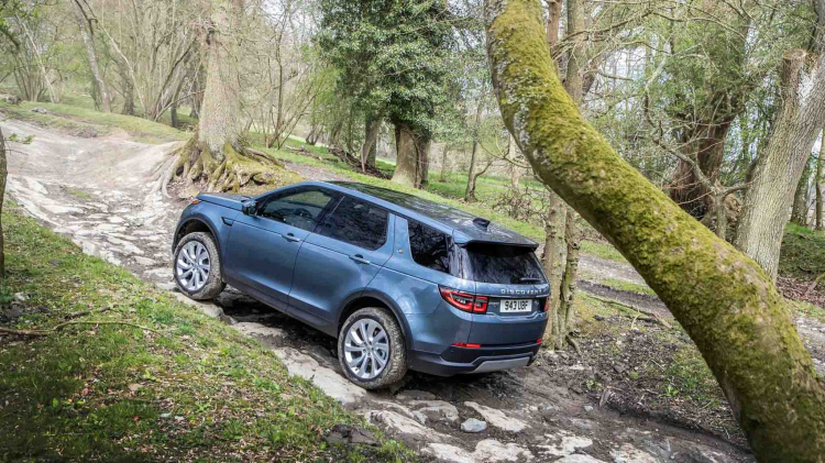 Land Rover Discovery Sport mới ra mắt; có thêm tùy chọn động cơ mild hybrid