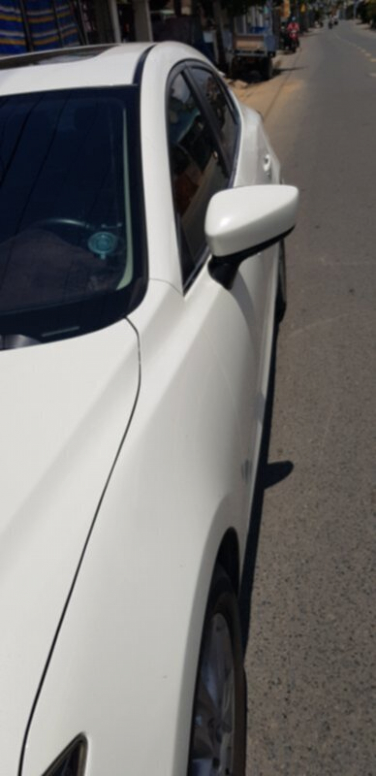 Bán xe Mazda 3 2015 AT màu trắng