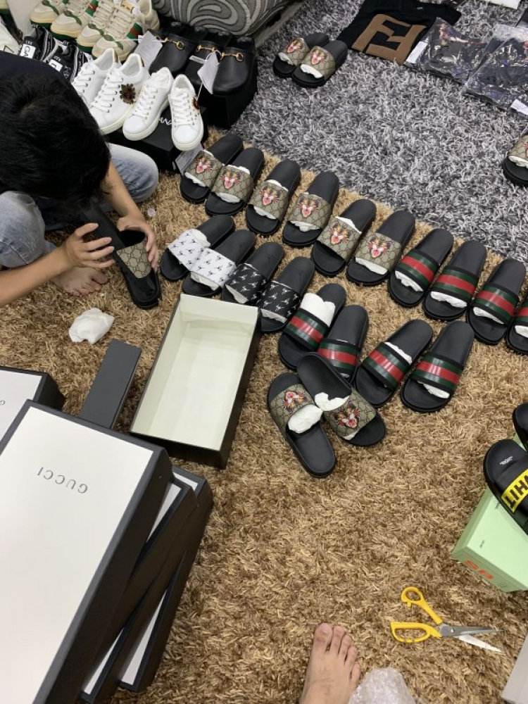 Thái Dương Authentic-Chuyên Bán Đồ Hiệu Gucci Fendi Dolce Hermes Givenchy LV Balenciaga,Saint,Ds v.v Thái Dương Authentic-Chuyên Bán Đồ Hiệu Gucci Fendi Dolce Hermes Givenchy LV Balenciaga,Saint,Ds v.v