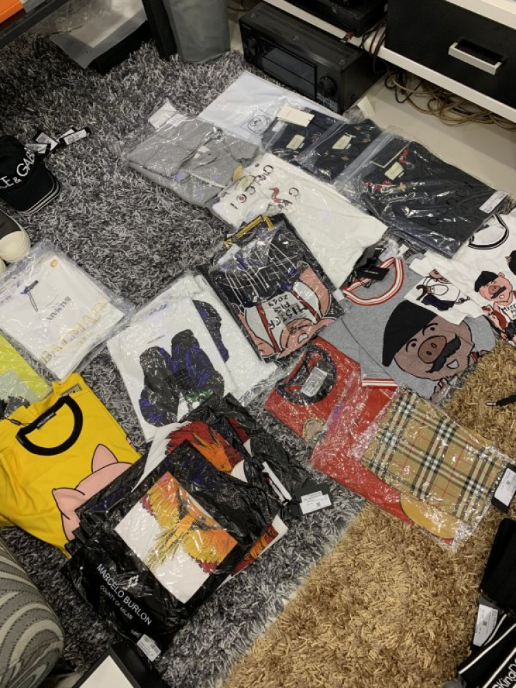 Thái Dương Authentic-Chuyên Bán Đồ Hiệu Gucci Fendi Dolce Hermes Givenchy LV Balenciaga,Saint,Ds v.v Thái Dương Authentic-Chuyên Bán Đồ Hiệu Gucci Fendi Dolce Hermes Givenchy LV Balenciaga,Saint,Ds v.v