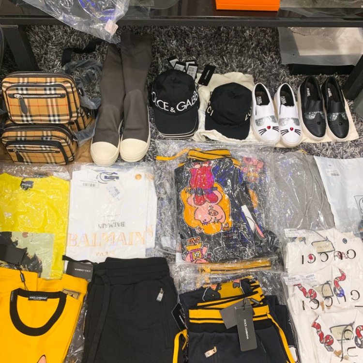 Thái Dương Authentic-Chuyên Bán Đồ Hiệu Gucci Fendi Dolce Hermes Givenchy LV Balenciaga,Saint,Ds v.v Thái Dương Authentic-Chuyên Bán Đồ Hiệu Gucci Fendi Dolce Hermes Givenchy LV Balenciaga,Saint,Ds v.v