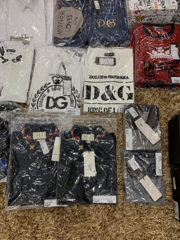 Thái Dương Authentic-Chuyên Bán Đồ Hiệu Gucci Fendi Dolce Hermes Givenchy LV Balenciaga,Saint,Ds v.v Thái Dương Authentic-Chuyên Bán Đồ Hiệu Gucci Fendi Dolce Hermes Givenchy LV Balenciaga,Saint,Ds v.v