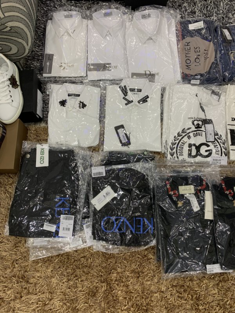 Thái Dương Authentic-Chuyên Bán Đồ Hiệu Gucci Fendi Dolce Hermes Givenchy LV Balenciaga,Saint,Ds v.v Thái Dương Authentic-Chuyên Bán Đồ Hiệu Gucci Fendi Dolce Hermes Givenchy LV Balenciaga,Saint,Ds v.v