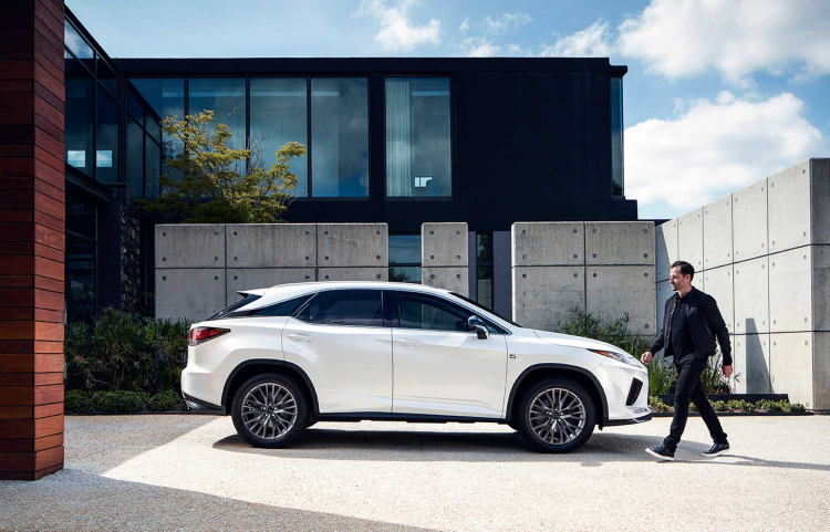 Lexus giới thiệu RX 2020: Tinh chỉnh lại thiết kế ngoại thất, thêm trang bị tiện nghi và an toàn