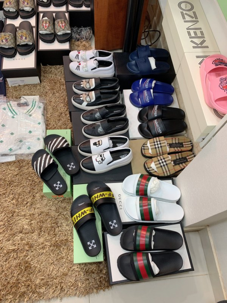 Thái Dương Authentic-Chuyên Bán Đồ Hiệu Gucci Fendi Dolce Hermes Givenchy LV Balenciaga,Saint,Ds v.v Thái Dương Authentic-Chuyên Bán Đồ Hiệu Gucci Fendi Dolce Hermes Givenchy LV Balenciaga,Saint,Ds v.v