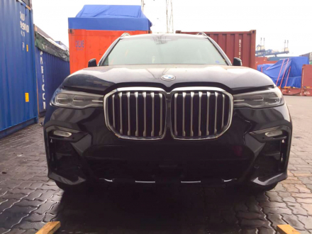 otosaigon_ BMW X7 -1.jpg