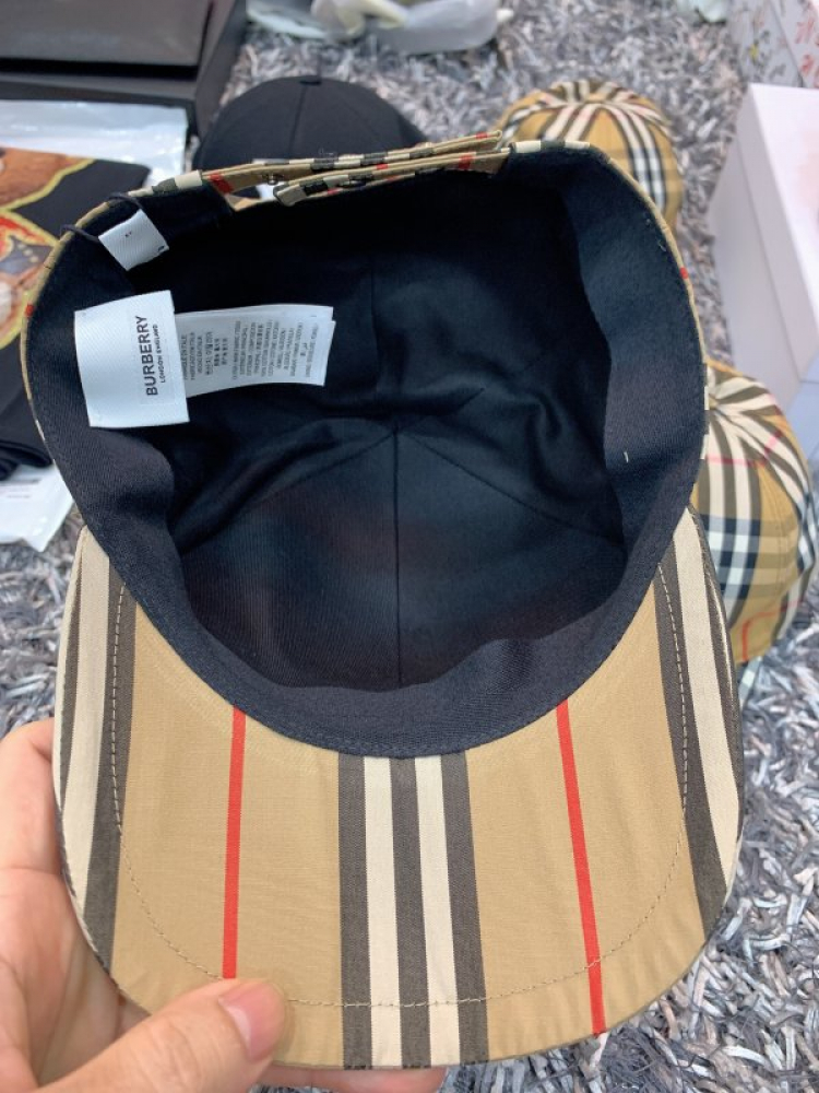 Thái Dương Authentic-Chuyên Bán Đồ Hiệu Gucci Fendi Dolce Hermes Givenchy LV Balenciaga,Saint,Ds v.v Thái Dương Authentic-Chuyên Bán Đồ Hiệu Gucci Fendi Dolce Hermes Givenchy LV Balenciaga,Saint,Ds v.v