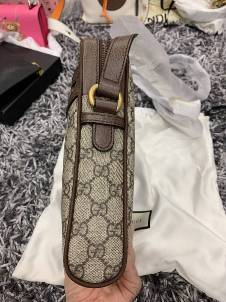 Thái Dương Authentic-Chuyên Bán Đồ Hiệu Gucci Fendi Dolce Hermes Givenchy LV Balenciaga,Saint,Ds v.v