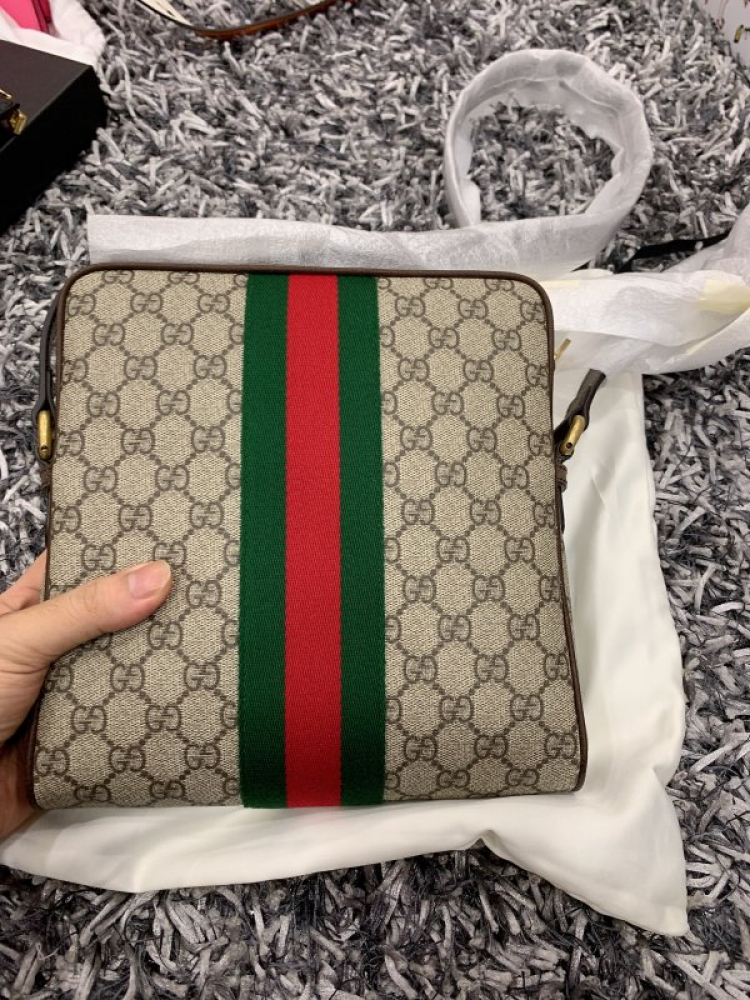 Thái Dương Authentic-Chuyên Bán Đồ Hiệu Gucci Fendi Dolce Hermes Givenchy LV Balenciaga,Saint,Ds v.v