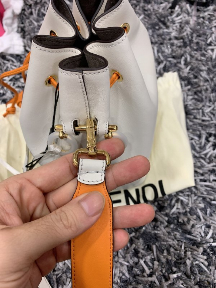 Thái Dương Authentic-Chuyên Bán Đồ Hiệu Gucci Fendi Dolce Hermes Givenchy LV Balenciaga,Saint,Ds v.v