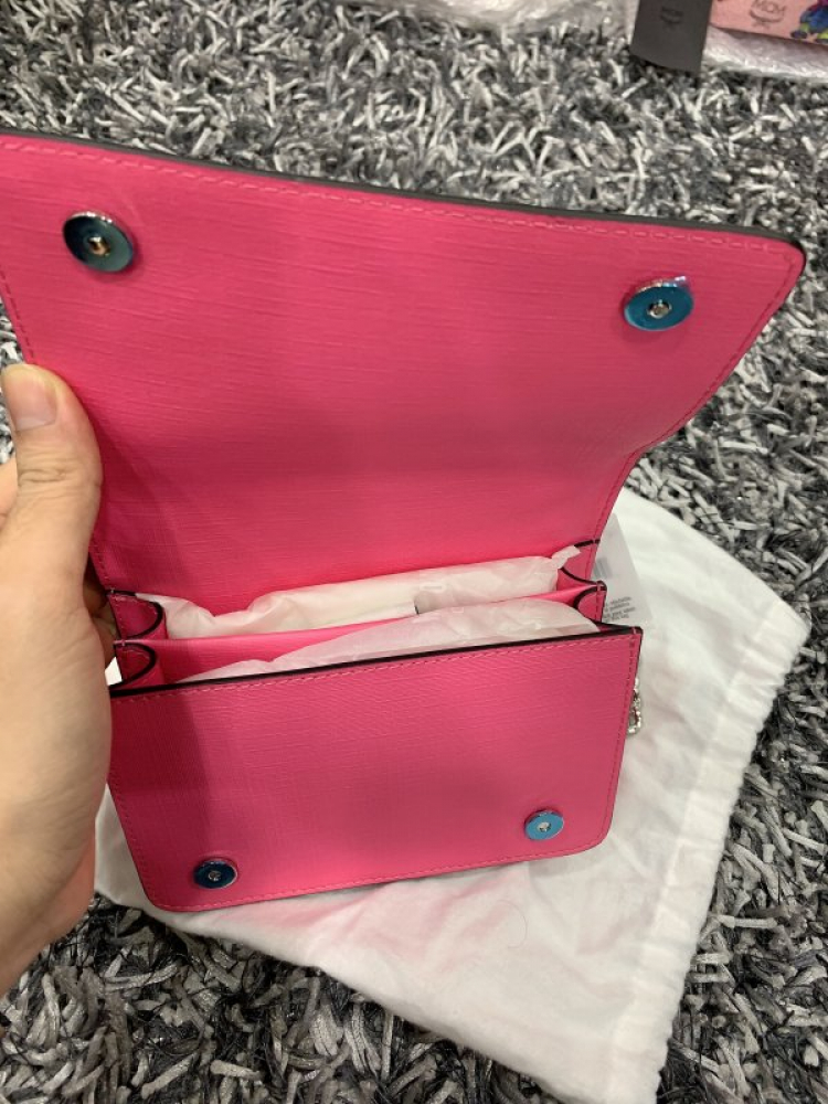 Thái Dương Authentic-Chuyên Bán Đồ Hiệu Gucci Fendi Dolce Hermes Givenchy LV Balenciaga,Saint,Ds v.v Thái Dương Authentic-Chuyên Bán Đồ Hiệu Gucci Fendi Dolce Hermes Givenchy LV Balenciaga,Saint,Ds v.v