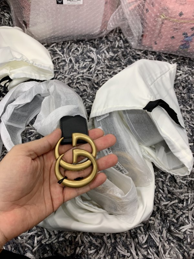 Thái Dương Authentic-Chuyên Bán Đồ Hiệu Gucci Fendi Dolce Hermes Givenchy LV Balenciaga,Saint,Ds v.v Thái Dương Authentic-Chuyên Bán Đồ Hiệu Gucci Fendi Dolce Hermes Givenchy LV Balenciaga,Saint,Ds v.v
