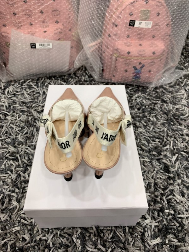 Thái Dương Authentic-Chuyên Bán Đồ Hiệu Gucci Fendi Dolce Hermes Givenchy LV Balenciaga,Saint,Ds v.v