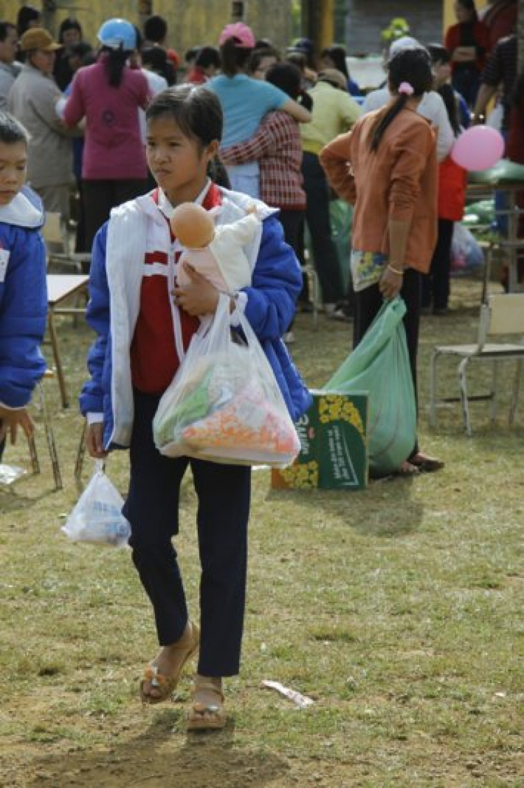 Chương trình từ thiện "ÁO ẤM MÙA ĐÔNG CHO TRẺ EM VÙNG CAO"