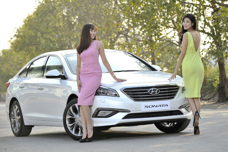 Mua Hyundai Sonata 2015, “lì xì” 30 triệu đồng