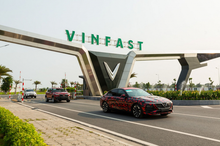 Hai dòng xe VinFast Lux đã hoàn tất chạy thử nghiệm 6.000km xuyên Việt