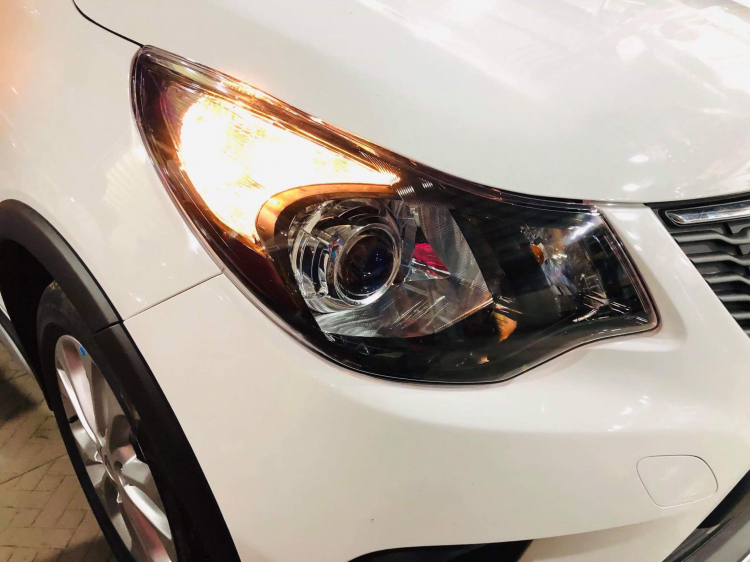 Vừa nhận xe, khách mua VinFast Fadil liền mang nâng cấp đèn pha bi-xenon