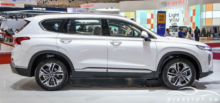 Nhờ 500 AE tư vấn mua xe Santafe hay Everest 4x2?