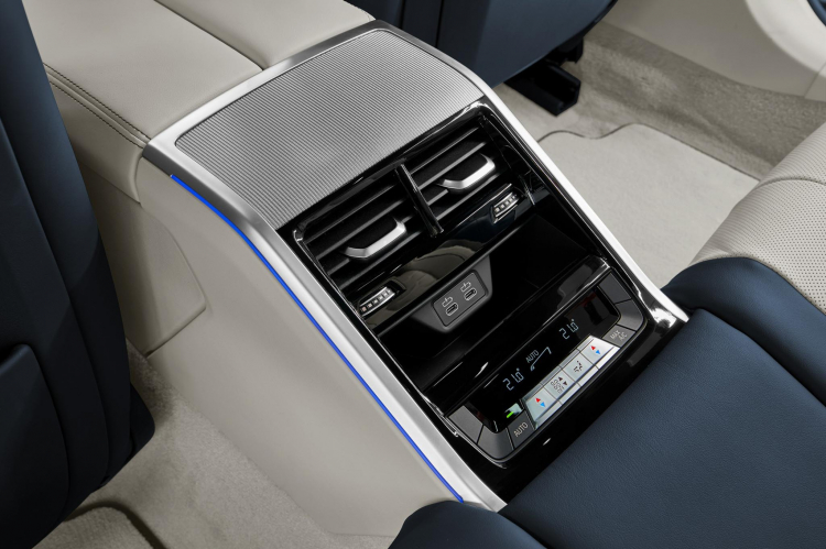 BMW 8 Series Gran Coupe chính thức ra mắt: Đối thủ của CLS, Panamera và A7 Sportback BMW 8 Series Gran Coupe chính thức ra mắt: Đối thủ của CLS, Panamera và A7 Sportback