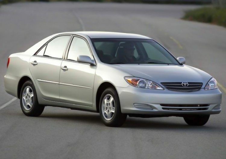 Toyota Camry LE 2003 nhập Mỹ giá 310 triệu mua được không các bác?