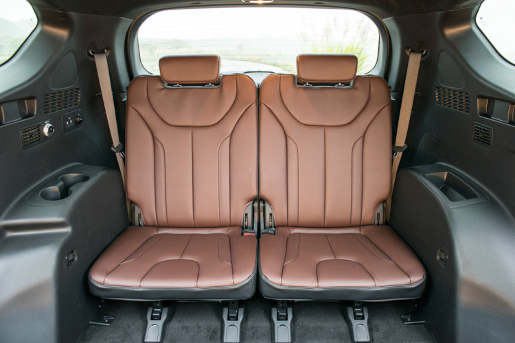 So sánh sự khác biệt giữa Mazda CX-8 và Hyundai SantaFe So sánh sự khác biệt giữa Mazda CX-8 và Hyundai SantaFe